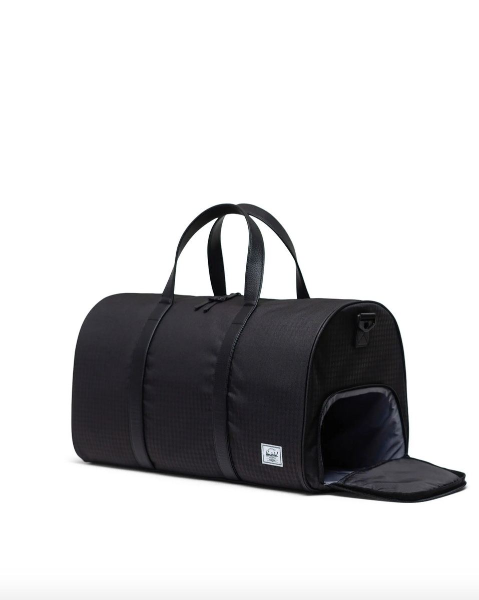 Herschel novel 2024 duffle black crosshatch