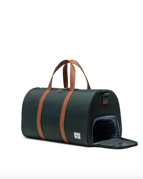 Herschel- Novel Duffle Darkest Spruce